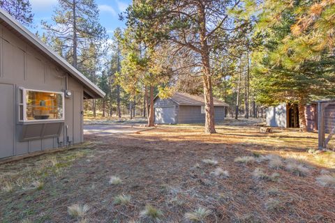 Tiny photo for 17280 Azusa Road, Bend, OR 97707 (MLS # 220213303)
