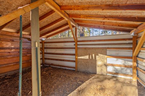 Tiny photo for 17280 Azusa Road, Bend, OR 97707 (MLS # 220213303)