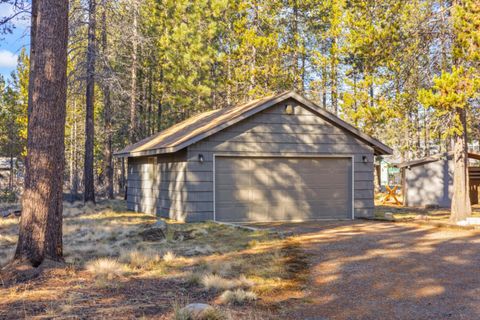 Tiny photo for 17280 Azusa Road, Bend, OR 97707 (MLS # 220213303)