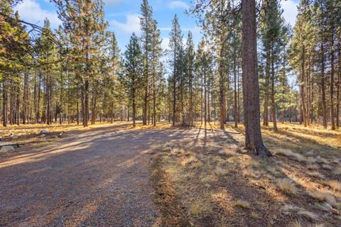 Tiny photo for 17280 Azusa Road, Bend, OR 97707 (MLS # 220213303)