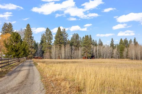 Tiny photo for 16430 Highway 126, Sisters, OR 97759 (MLS # 220213375)