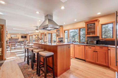 Tiny photo for 16430 Highway 126, Sisters, OR 97759 (MLS # 220213375)