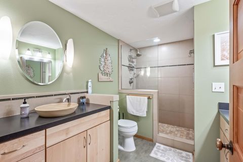 Tiny photo for 16430 Highway 126, Sisters, OR 97759 (MLS # 220213375)