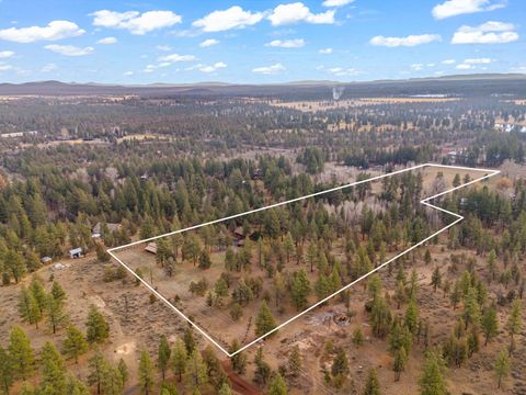 Tiny photo for 16430 Highway 126, Sisters, OR 97759 (MLS # 220213375)