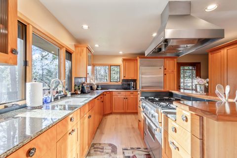 Tiny photo for 16430 Highway 126, Sisters, OR 97759 (MLS # 220213375)