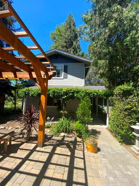 Photo of 415 Berglund Street, Rogue River, OR 97537 (MLS # 220225949)