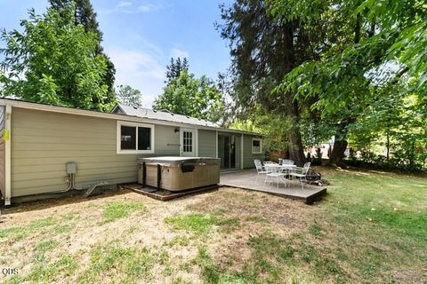 Tiny photo for 415 Berglund Street, Rogue River, OR 97537 (MLS # 220225949)