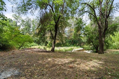 Tiny photo for 415 Berglund Street, Rogue River, OR 97537 (MLS # 220225949)