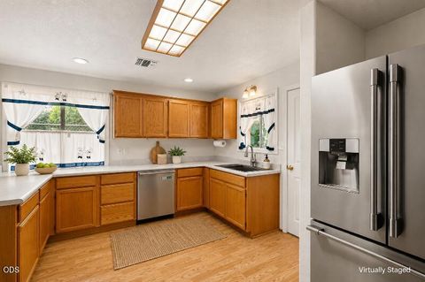 Tiny photo for 415 Berglund Street, Rogue River, OR 97537 (MLS # 220225949)