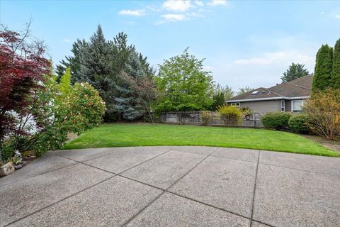 Tiny photo for 747 Eastridge Drive, Medford, OR 97504 (MLS # 220220219)
