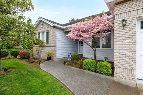Tiny photo for 747 Eastridge Drive, Medford, OR 97504 (MLS # 220220219)