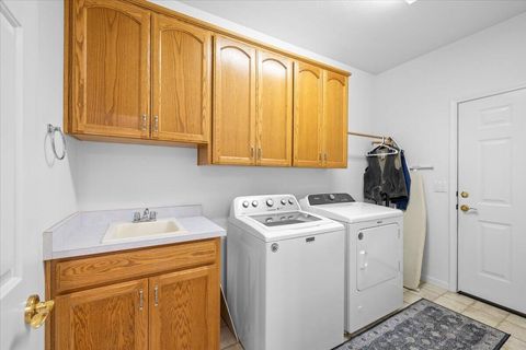 Tiny photo for 747 Eastridge Drive, Medford, OR 97504 (MLS # 220220219)