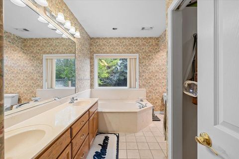 Tiny photo for 747 Eastridge Drive, Medford, OR 97504 (MLS # 220220219)