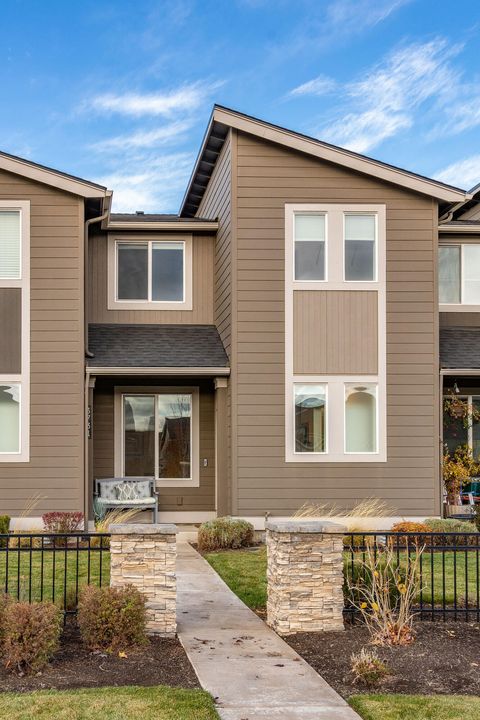 Tiny photo for 3731 Eagle Road, Bend, OR 97701 (MLS # 220211840)