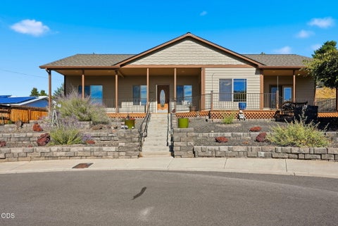 Photo of 2451 NE Bobbi Place, Prineville, OR 97754 (MLS # 220229480)