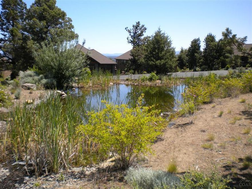 The Vista Rim neighborhood is Eagle Crest's most sought after, with just a few lots remaining. The Resort's high quality Preferred Builders are available to work with new owners to design their dream home.