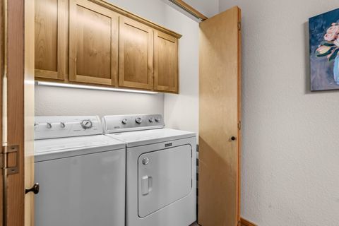 Tiny photo for 10994 Desert Sky Loop, Redmond, OR 97756 (MLS # 220215879)