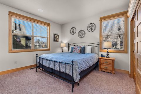 Tiny photo for 10994 Desert Sky Loop, Redmond, OR 97756 (MLS # 220215879)