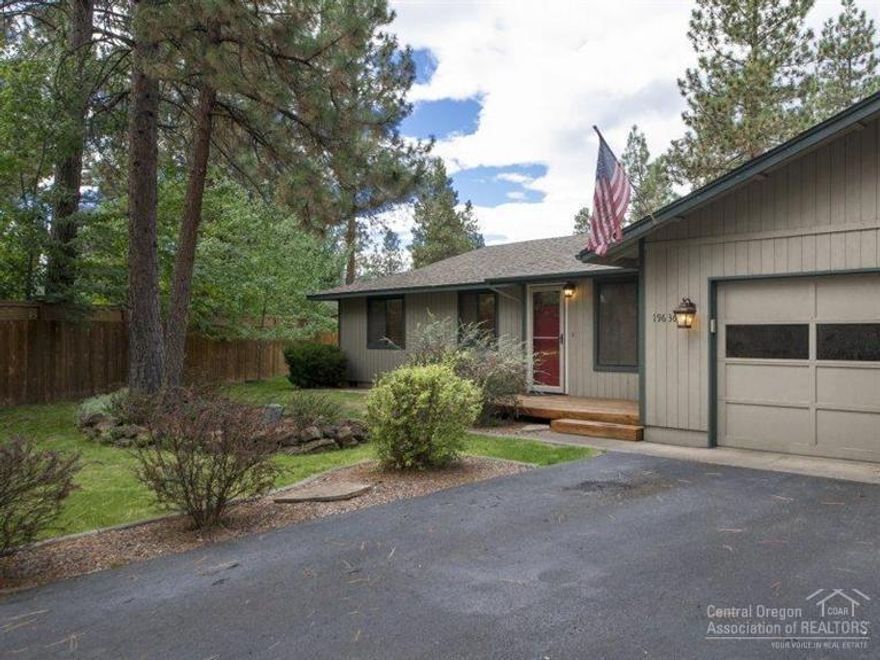 Fantastic location in SW Bend! This well maintained & modernized ranch home features new flooring throughout, hand texture & paint, new doors & trim, updated can lighting, & stainless appliances on over a half acre in the desired Homestead neighborhood. Nice backyard with newly finished deck, fire pit and plenty of space for toys or RV. Conveniently located around the corner from Brookswood Plaza's CE Lovejoys Market, La Rosa, Toddles, Local Slice Pizza, Elk Meadow Elementary, & the Deschutes River Trail!