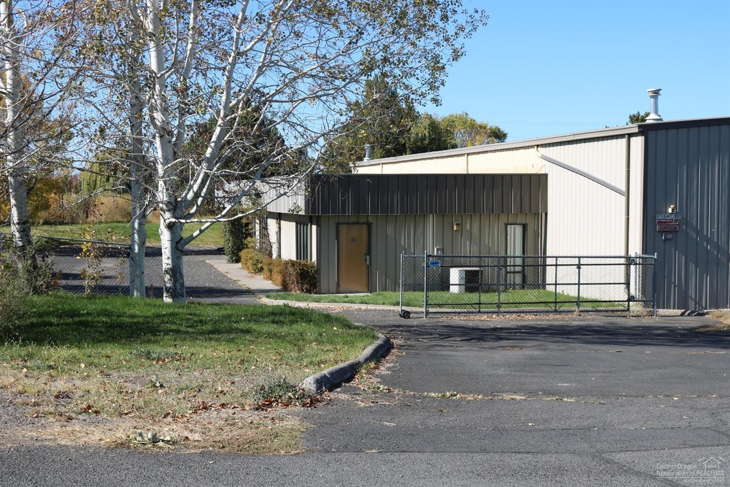 CLAR - Commercial Sale