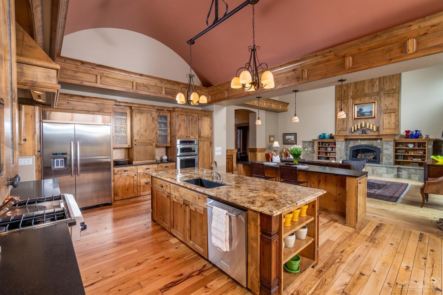 Broken Top - Residential