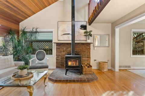 Tiny photo for 1439 NW 4th Street, Bend, OR 97703 (MLS # 220212058)