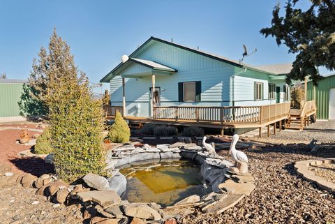 Tiny photo for 7002 SE Davis Loop Loop, Prineville, OR 97754 (MLS # 220213828)