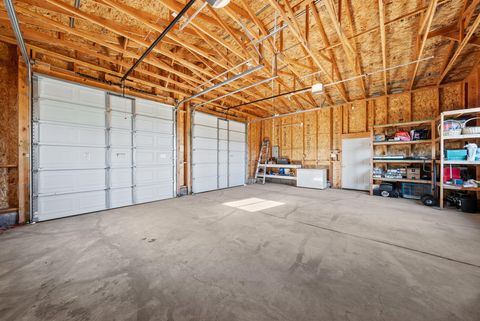 Tiny photo for 7002 SE Davis Loop Loop, Prineville, OR 97754 (MLS # 220213828)