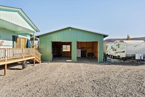 Tiny photo for 7002 SE Davis Loop Loop, Prineville, OR 97754 (MLS # 220213828)