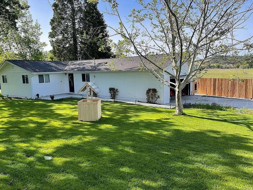 ''Sold Only'' Nice 1105 sq ft built in 1965 that has been nicely updated. Sits on a .52 acre that has Rogue River Valley Irrigation.