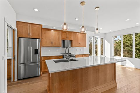 Tiny photo for 4323 Murryhill Terrace, Medford, OR 97504 (MLS # 220217141)