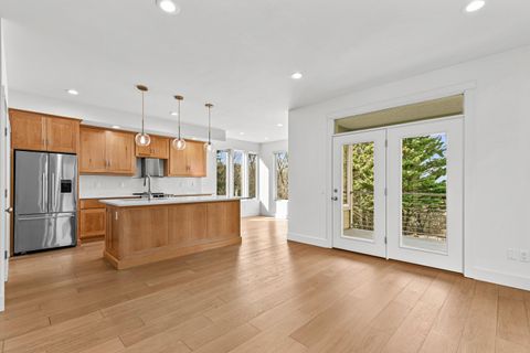 Tiny photo for 4323 Murryhill Terrace, Medford, OR 97504 (MLS # 220217141)