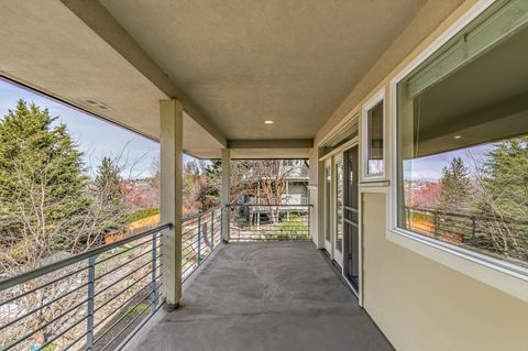 Tiny photo for 4323 Murryhill Terrace, Medford, OR 97504 (MLS # 220217141)