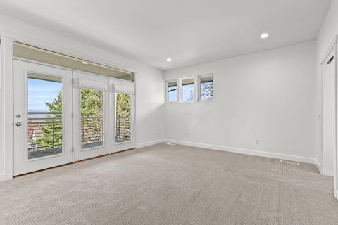 Tiny photo for 4323 Murryhill Terrace, Medford, OR 97504 (MLS # 220217141)