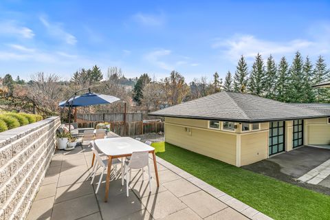 Tiny photo for 4323 Murryhill Terrace, Medford, OR 97504 (MLS # 220217141)