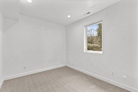 Tiny photo for 4323 Murryhill Terrace, Medford, OR 97504 (MLS # 220217141)
