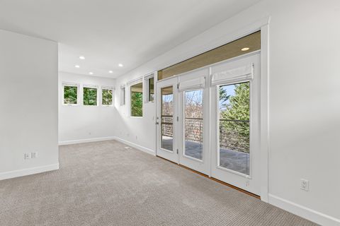 Tiny photo for 4323 Murryhill Terrace, Medford, OR 97504 (MLS # 220217141)