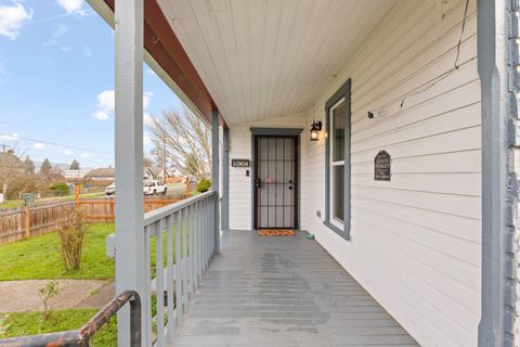 Tiny photo for 1321 SE Mill Street, Roseburg, OR 97470 (MLS # 220213275)