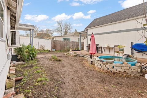 Tiny photo for 1321 SE Mill Street, Roseburg, OR 97470 (MLS # 220213275)