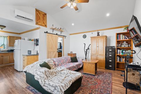 Tiny photo for 1321 SE Mill Street, Roseburg, OR 97470 (MLS # 220213275)