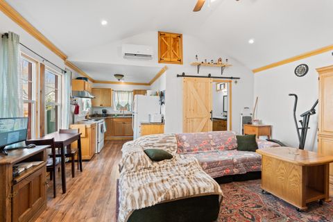 Tiny photo for 1321 SE Mill Street, Roseburg, OR 97470 (MLS # 220213275)