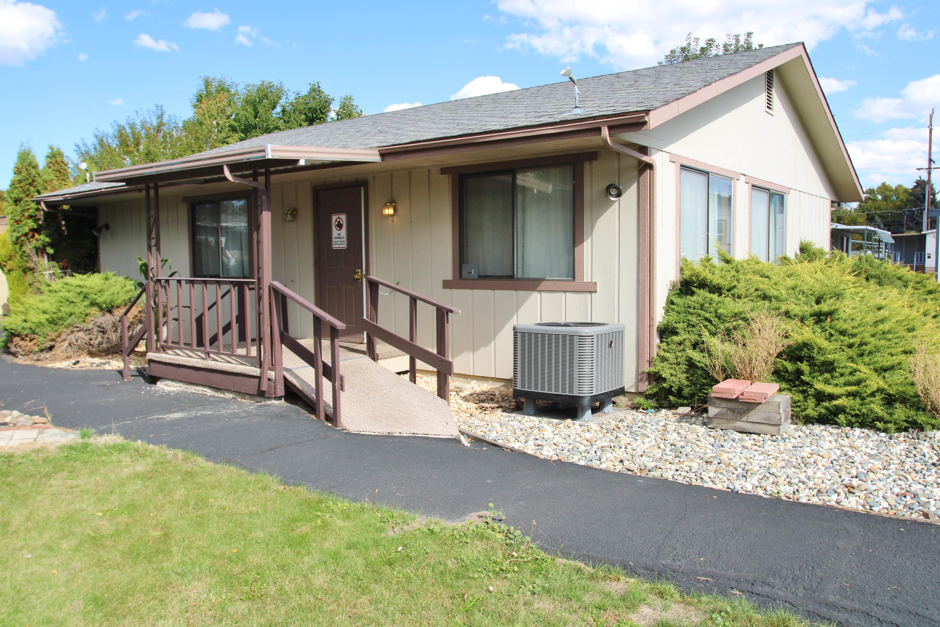 Summers Lane Homes - Residential