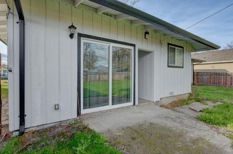 Tiny photo for 209 Chestnut Street, Medford, OR 97501 (MLS # 220213981)