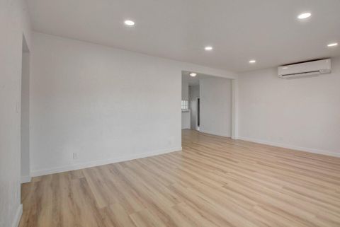 Tiny photo for 209 Chestnut Street, Medford, OR 97501 (MLS # 220213981)