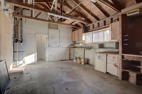 Tiny photo for 209 Chestnut Street, Medford, OR 97501 (MLS # 220213981)