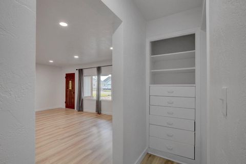 Tiny photo for 209 Chestnut Street, Medford, OR 97501 (MLS # 220213981)