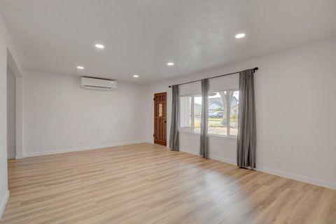 Tiny photo for 209 Chestnut Street, Medford, OR 97501 (MLS # 220213981)