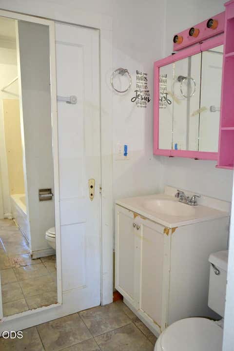 Tiny photo for 322 SE L Street, Grants Pass, OR 97526 (MLS # 220223886)