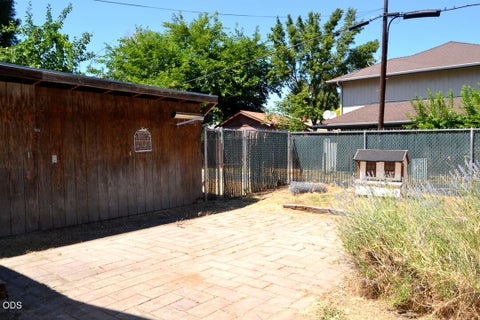 Tiny photo for 322 SE L Street, Grants Pass, OR 97526 (MLS # 220223886)