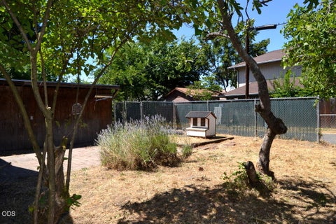Tiny photo for 322 SE L Street, Grants Pass, OR 97526 (MLS # 220223886)